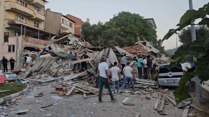 Balıkesir'de 6.1'lik deprem! 10 bina yıkıldı