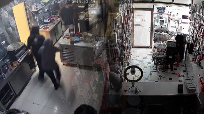Deprem anları kameralara böyle yansıdı!