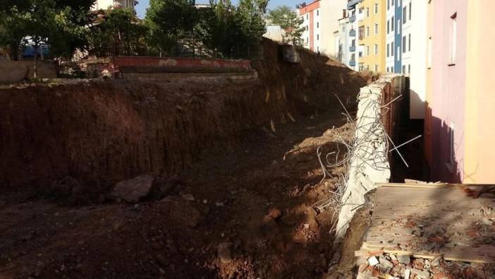 Faciadan son anda dönüldü! Erzurum'da heyelan: Onlarca ev tahliye edildi