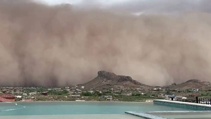 Arizona'da toz fırtınası: 55 bin kişi elektriksiz kaldı!