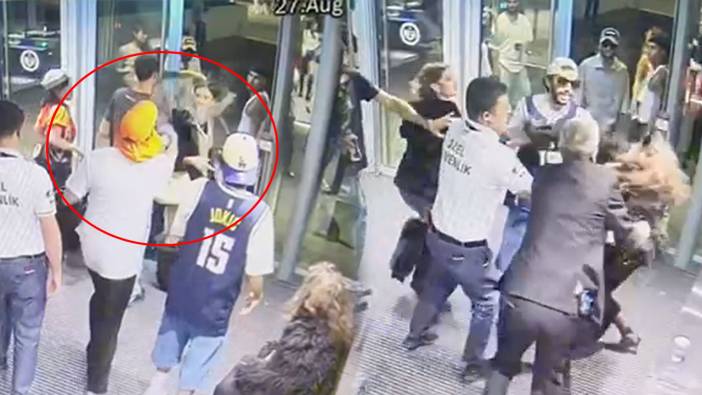 Lansman etkinliği olaylı bitti: Genç şarkıcılar birbirine girdi!
