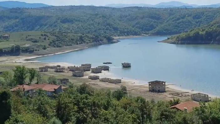 Zonguldak'taki barajda sular çekildi, kayıp köy ortaya çıktı