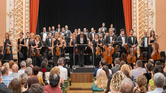 Türk ezgileri Romanya'da yankılandı: İstanbul Devlet Senfoni Orkestrası, Uluslararası George Enescu Festivali'nde!
