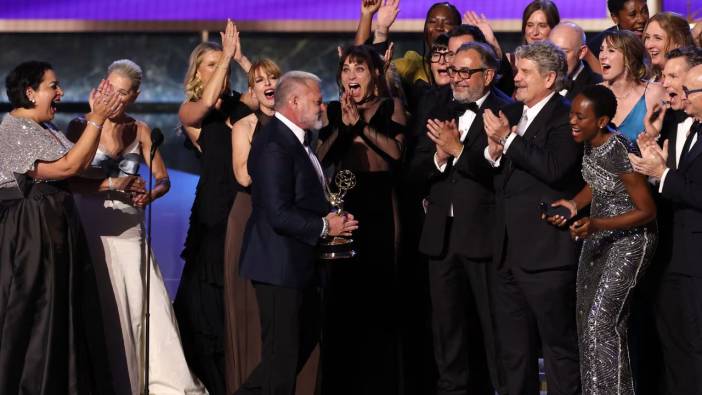 77. Emmy Ödülleri sahiplerini buldu: Ünlü oyuncudan Filistin mesajı!