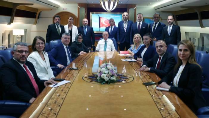 Cumhurbaşkanı Erdoğan'dan Katar dönüşü uçakta kritik açıklamalar