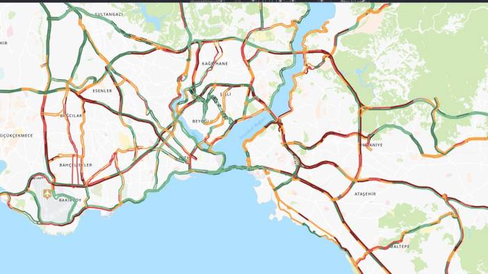 Pazartesi yağmuru megakenti vurdu: İstanbul’da trafik yüzde 90’a kadar çıktı