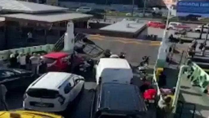 Sirkeci'de feribot kazası! Önce vapura sonra iskeleye çarptı