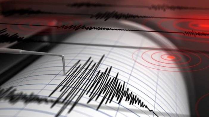 Sındırgı dün akşamdan beri beşik gibi sallanıyor: 4'ün üzerinde birçok deprem oldu
