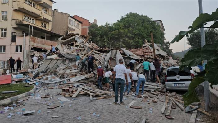 Balıkesir'de 6.1 büyüklüğünde deprem! İstanbul, İzmir ve çevre iller de sallandı
