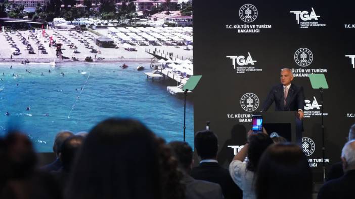 Bakan Ersoy açıkladı: Turizmde Cumhuriyet tarihi rekoru kırıldı