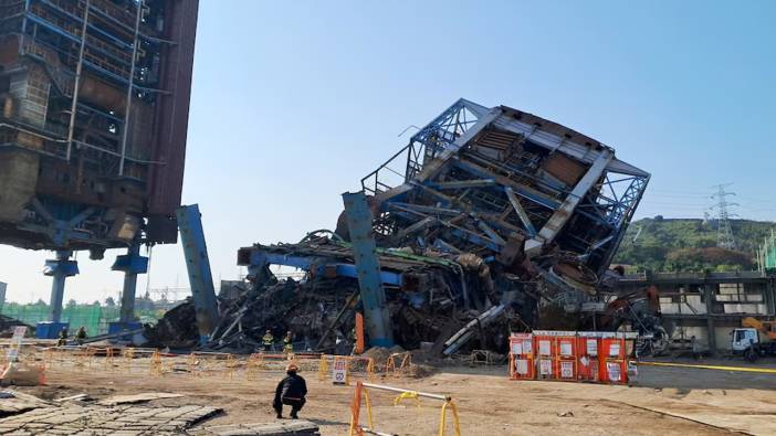 Termik santral kulesi çöktü: 7 kişi enkaz altında