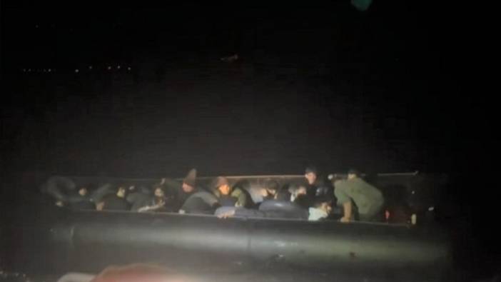 İzmir açıklarında 7’si çocuk 20 düzensiz göçmen yakalandı