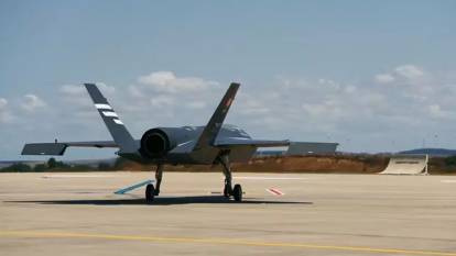 Kızılelma'dan tarihi sınav! F-16'ya kilitlenip simüle atışla etkisiz hale getirdi