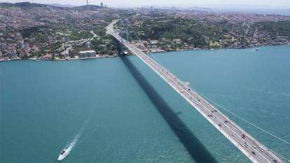 İstanbul Boğazı gemi trafiği çift yönlü olarak durduruldu: Bakanlıktan açıklama geldi