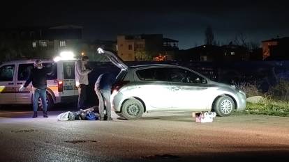 Gece saatlerinde korkunç manzara! Araç içindeki kadın başından vurulmuş halde bulundu