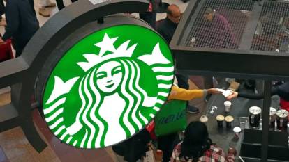 Artık Starbucks'ta oturmak için bu şartı sağlamanız lazım! Yeni kurallar geldi