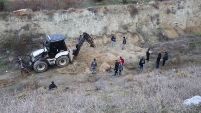 Hemşirelerin dikkati sayesinde bebeğin öldüğü ortaya çıktı! Gömdükleri arazide kazı yapıldı