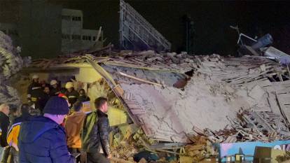 Konya'da bina çöktü: Enkaz altında kalanlar var