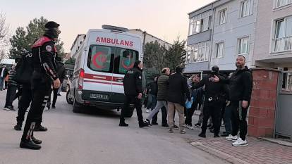 Alacak verecek tartışması adeta savaşa döndü! Bıçakla, çekiçle, tüfekle, birbirlerine girdiler