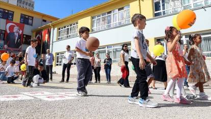 18 Mart 2025 Salı okullar var mı, tatil mi? 18 Mart Çanakkale Zaferi ve Şehitleri Anma Günü resmi tatil mi, ders işlenecek mi?