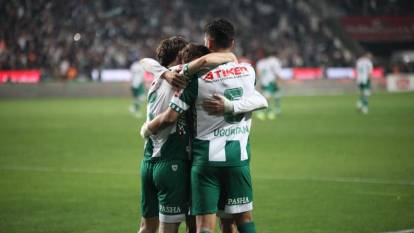 9 kişilik Konya, Kartal'ı devirdi