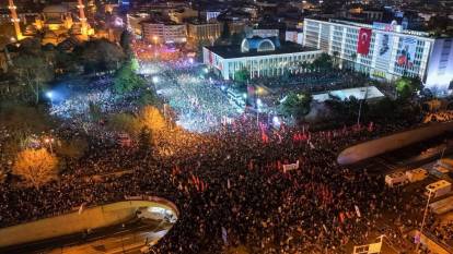 İstanbul'da izinsiz gösterilere katılan 106 şüpheli yakalandı