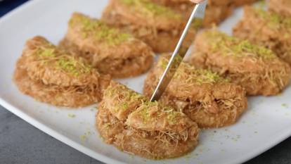 Kolay bayram tatlısı: Baklava açmakla uğraşmaya son! Kadayıflı dilberdudağı nasıl yapılır?