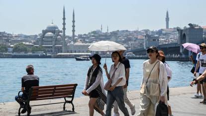 Sıcaklığı duyan tatil planlarını öne çekti! İşte yurt genelinde hava durumu