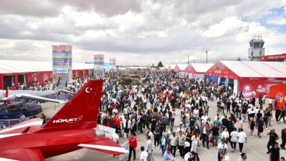 KKTC'de TEKNOFEST heyecanı: Gösteri uçuşu nefes kesti!