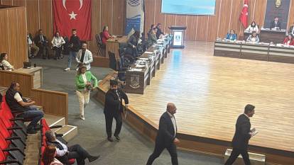Söz verilmediği için tepki gösterdiler: Bodrum’da AK Partili meclis üyeleri salonu terk etti