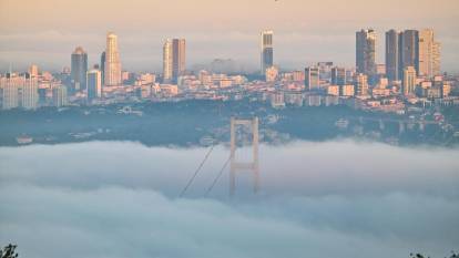 İstanbul Boğazı'nda gemi trafiği askıya alındı