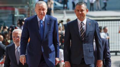 Cumhurbaşkanı Erdoğan'dan Özgür Özel'e 'Geçmiş olsun' telefonu