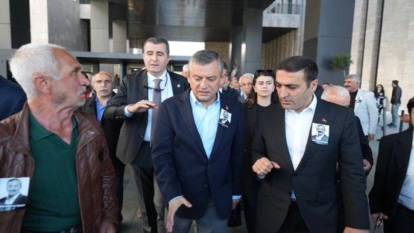 CHP lideri Özgür Özel’e kim saldırdı? Selçuk Tengioğlu kimdir? Ekol TV Haber Müdürü Aziz Akova canlı yayında açıkladı!