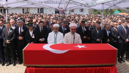 Şehit Önder Özen’in kızından yürek dağlayan sözler: Gözyaşlarıyla toprağa verildi