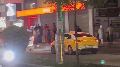 Sopa yetmedi, kemerle saldırdılar! O anlar kamerada