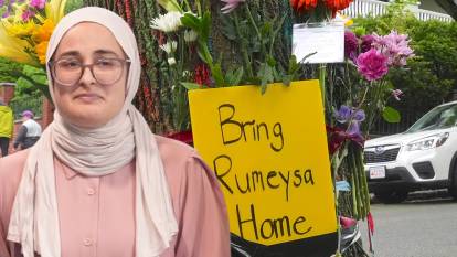 Rümeysa Öztürk, yaşadığı Massachusetts eyaletinde çiçeklerle karşılandı