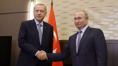 Cumhurbaşkanı Erdoğan Putin ile görüştü: Barış masası İstanbul'da kuruluyor