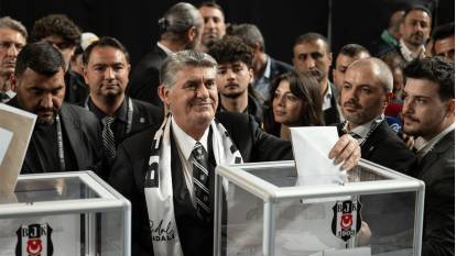 Beşiktaş'ta Serdal Adalı yeniden başkan seçildi