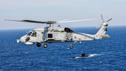 Denizkurdu tatbikatında bir helikopter denize zorunlu iniş yaptı: 4 personelin durumu iyi