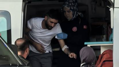 Yakalanan firari alacağı cezayı duyunca mahkeme salonunda bayıldı
