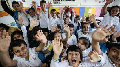 Okullar ne zaman kapanıyor 2025? Yaz tatiline kaç gün kaldı, karneler ne zaman alınacak? MEB takvimi okulların kapanış tarihi