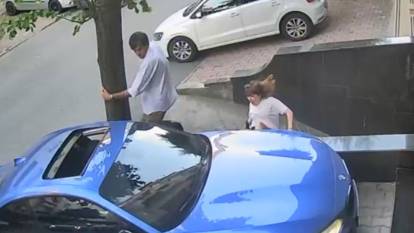 İstanbul'da dehşet anları: Eski eşinin üzerine araba sürdü, ezmeye kalktı