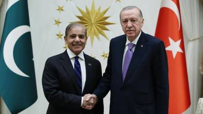 Pakistan Başbakanı Şerif, desteği nedeniyle Erdoğan'a minnetlerini sundu