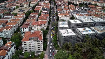 İstanbul'un göbeğindeki yolu İSKİ kapattı, vatandaş 16 gündür isyan ediyor: Ara sokaklar bile felç oldu