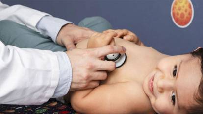 Çocuk doktoru kalmayabilir! Pediatride tehlike çanları çalıyor: Yeni mezunlar kaçıyor, kadrolar boş kalıyor