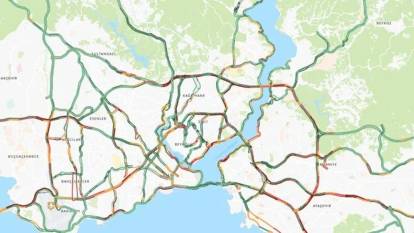 İstanbul'da sağanak trafiği felç etti! Her geçen dakika artıyor