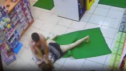Akaryakıt istasyonunda kadını dakikalarca yumrukladı! Korkunç anlar kamerada
