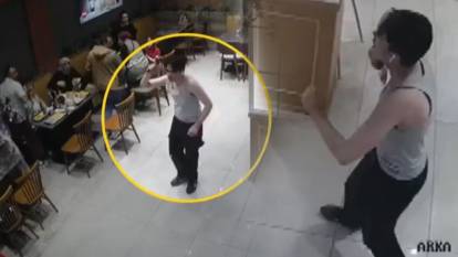 İstanbul'daki AVM'de dehşet anları: Bıçağı önce müşterilere doğrulttu, ardından boğazına dayadı