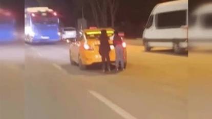 Trafikte tehlikeli yolculuk kamerada!