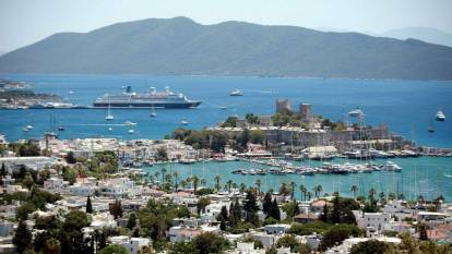 Bodrum'da yaz sezonu açıldı! Bırakın oda tutmayı şezlong için bile mini servet gerekiyor